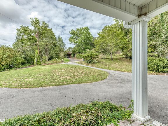 4th image of 100 Sky Trail Cir