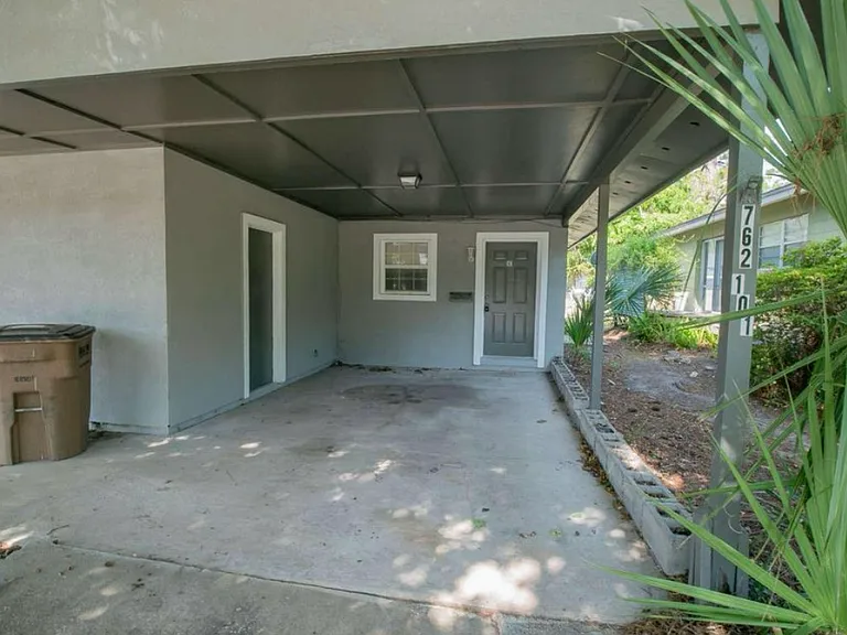 762 SE Church Ave #101 — Photo 6