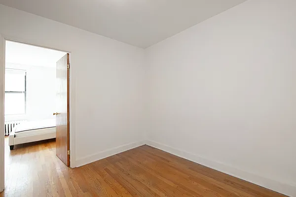 Rented by R New York | media 9