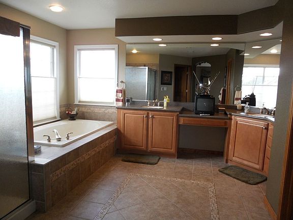 5-pc master bath w/ heated floors