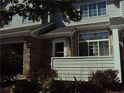 3rd image of 938 Prestwick Dr