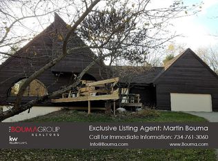 2677 Wayside Dr, Ann Arbor, MI 48103