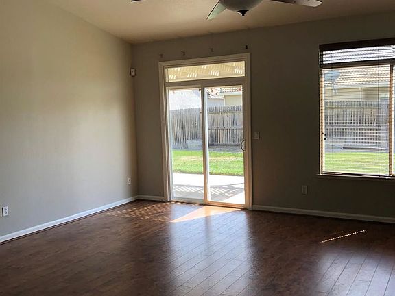 4th image of 9435 Snow Creek Cir