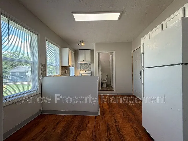 1215 Peach St #4 — Photo 7