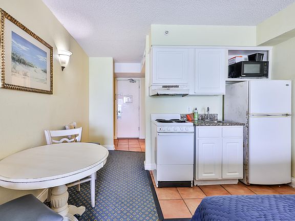 2nd image of 1207 S Ocean Blvd. #20906