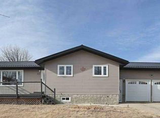 534 E Iris St, Rosemary, AB T0J2W0