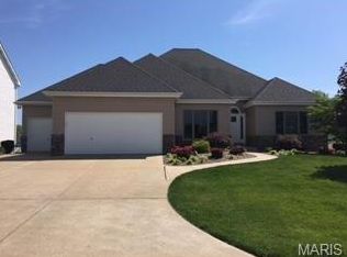 8110 Edenbrook Dr, Dardenne Prairie, MO 63368