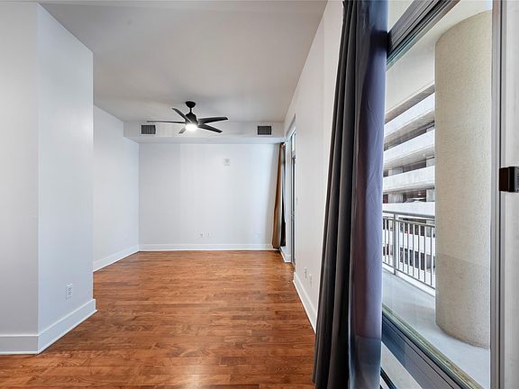 4th image of 603 Davis St APT 708