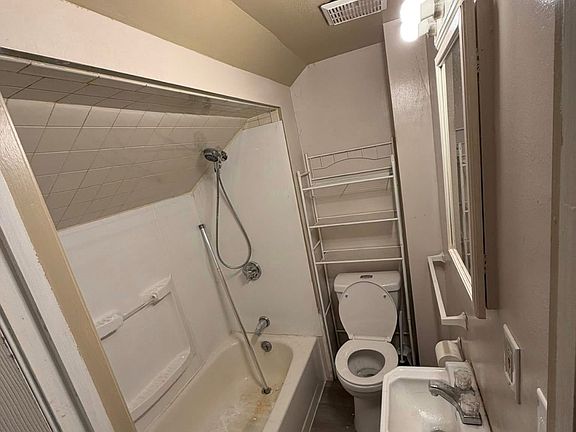 4th image of 8 Thomas Ave Floor 2