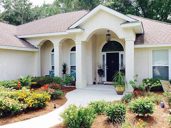 Inviting front entryway