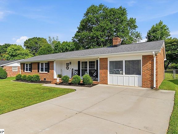 4th image of 7 Marlow Ln