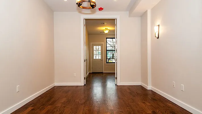 Rented by Nooklyn NYC LLC | media 27