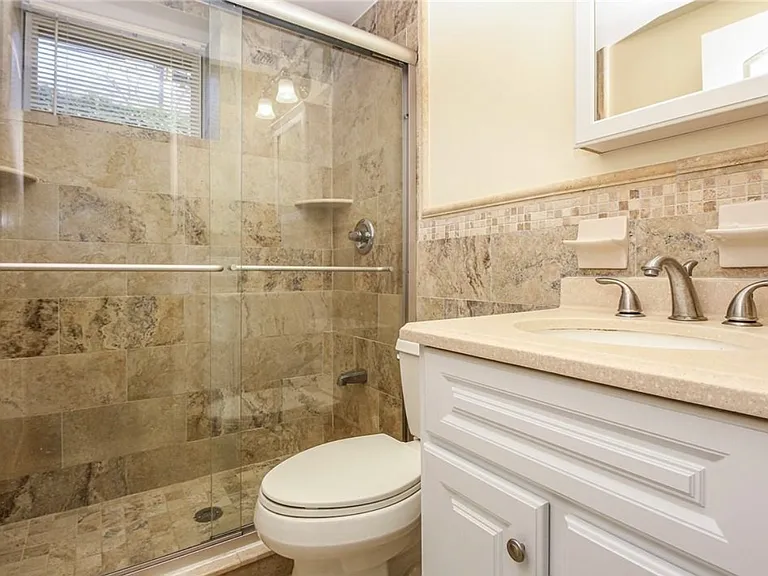 114 Oak St #114 — Photo 22