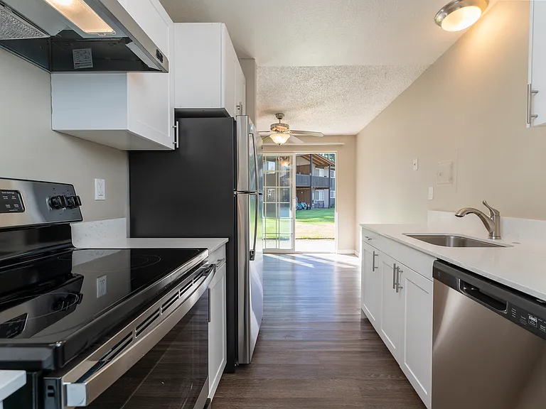 1 Bed 1 Bath Standard - 750 Sq Ft 1 Bed 1 Bath Standard - 750 Sq Ft