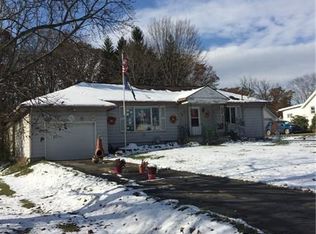 342 Fairmont Dr, Hermitage, PA