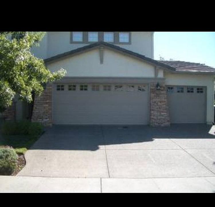 1st image of 3001 Fox Hill Dr