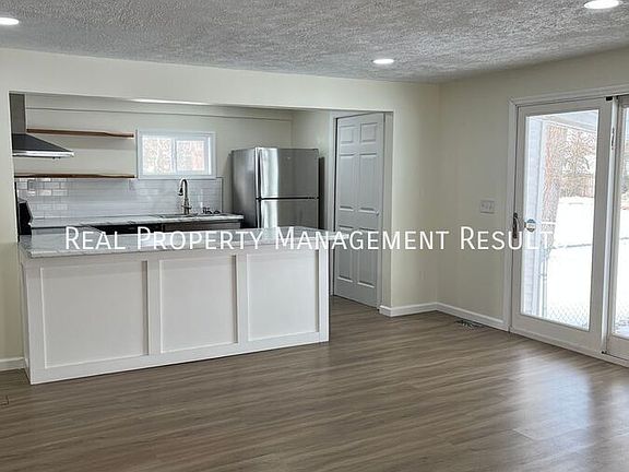 3rd image of 1655 Beckman Ave