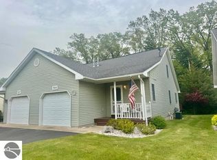 705 Eastgate Pl #10B, Traverse City, MI 49686