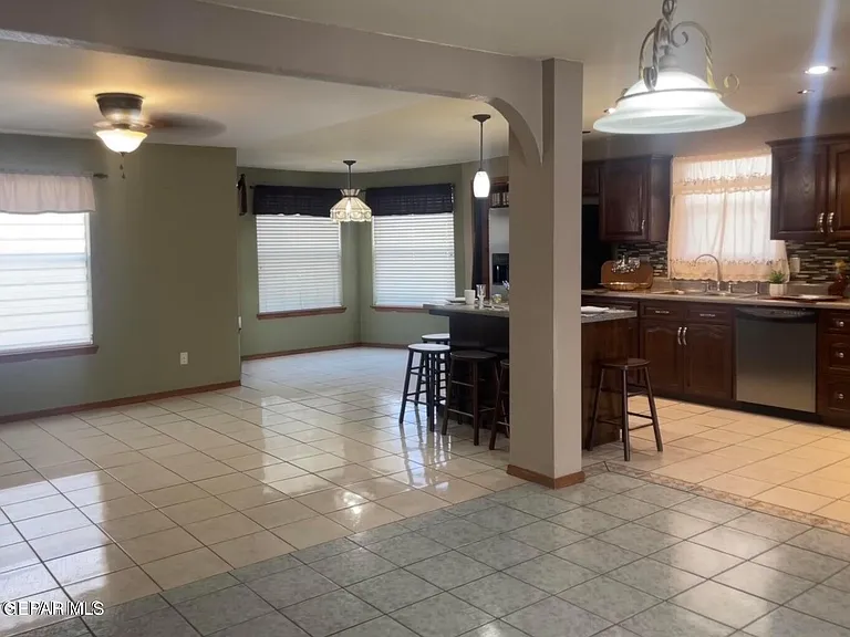 808 Merriman Dr — Photo 16