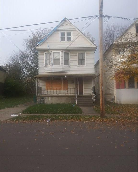 1st image of 376 Gibson St