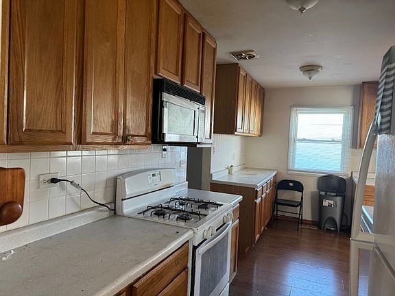 4th image of 16956 S Laramie Ave