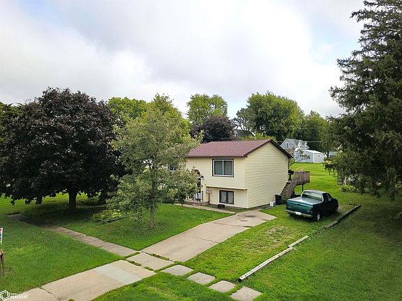 5th image of 416 Spring St