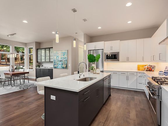 5th image of 18440 Bernard Dr