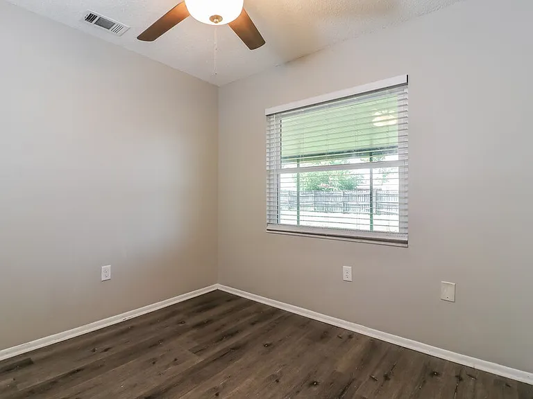 706 Hazy Meadow Ct — Photo 11