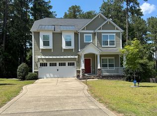 63 Slate Dr, Spring Lake, NC 28390