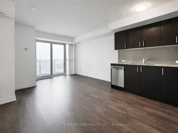 255 Village Green Sq #1806, Toronto, ON M1S 0L7