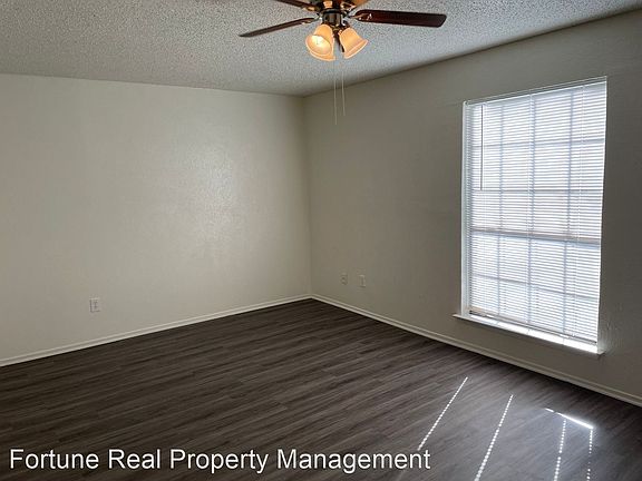 3rd image of 2625 Channing Dr