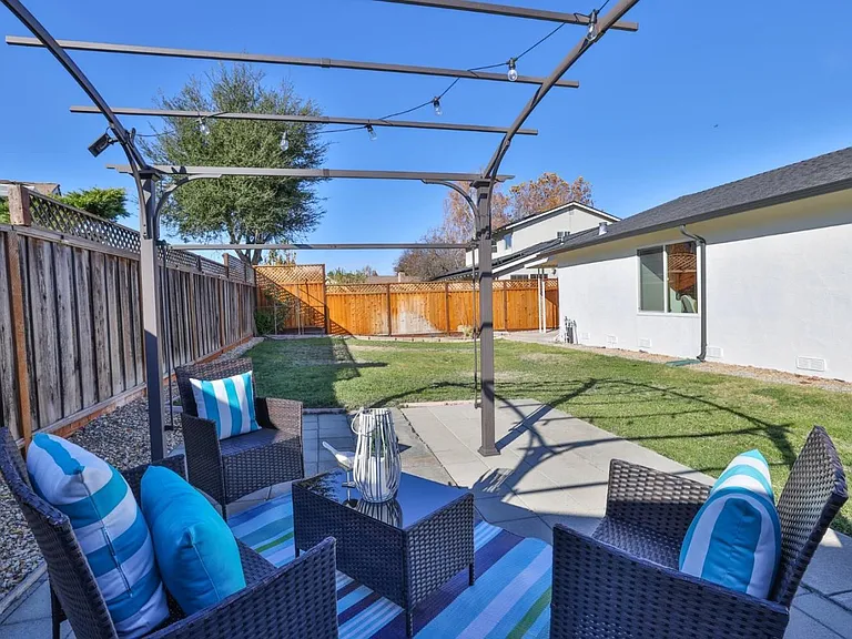 310 Curie Dr — Photo 11