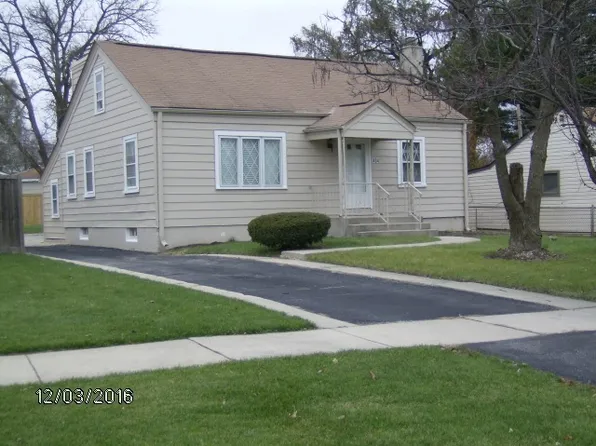 404 N Poplar Ave, Wood Dale, IL 60191