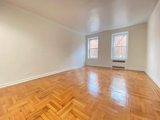 Rented by Queens Apartments Realty LLC | media 18