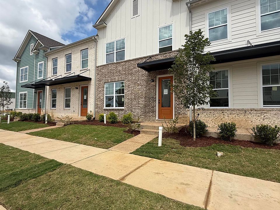 2nd image of 3049 Portage Dr
