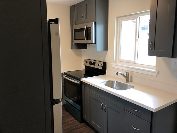 2nd image of 16 Alma Ct APT 2A
