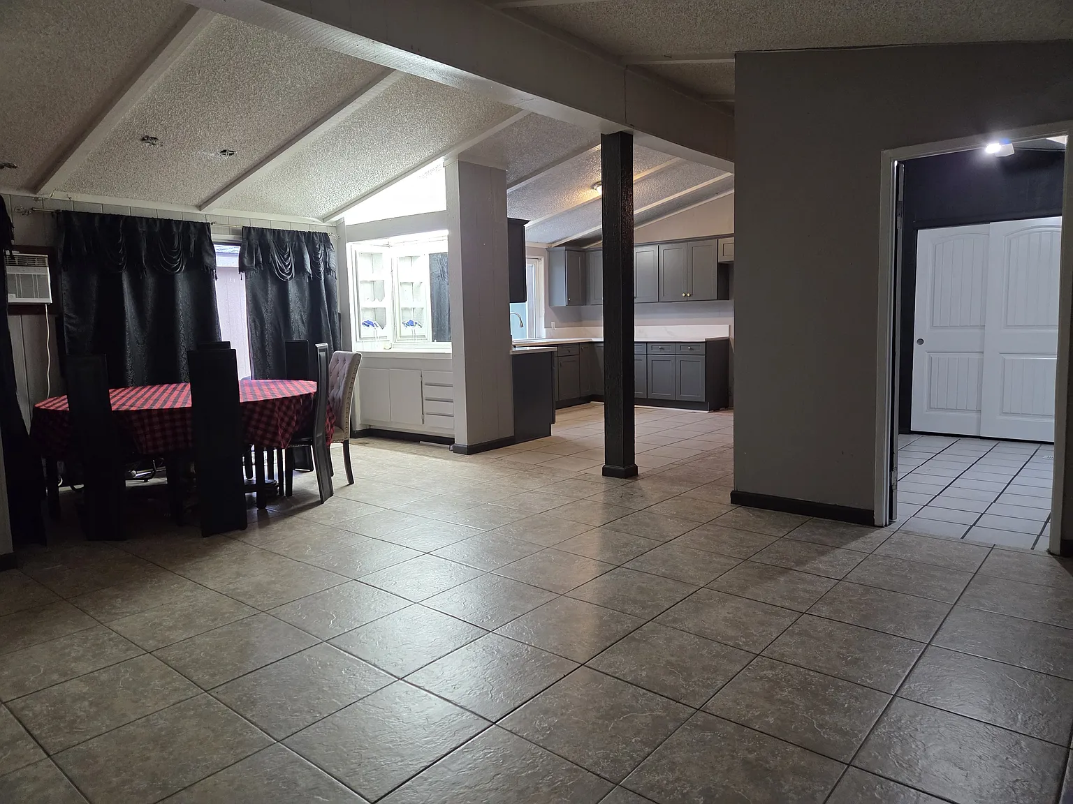3 bed, 1588 sqft, $2,800 — Photo 4