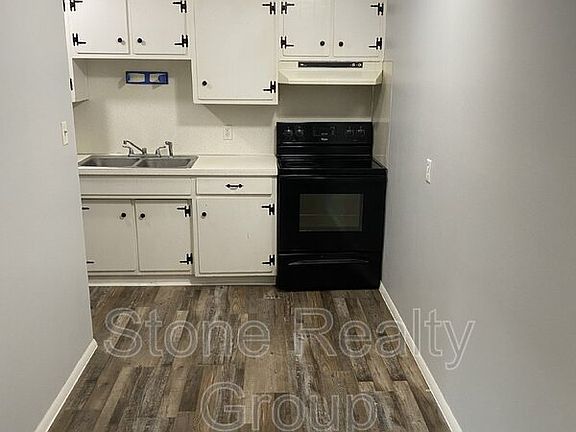 4th image of 304 Shelby St #8