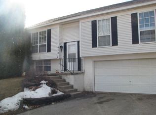 612 Jonadel Ln NW, Cedar Rapids, IA 52405