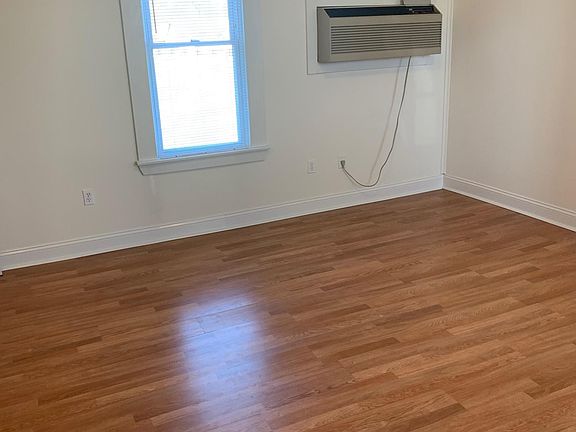 Living/Sleeping Area w/ Heating/Cooling Unit