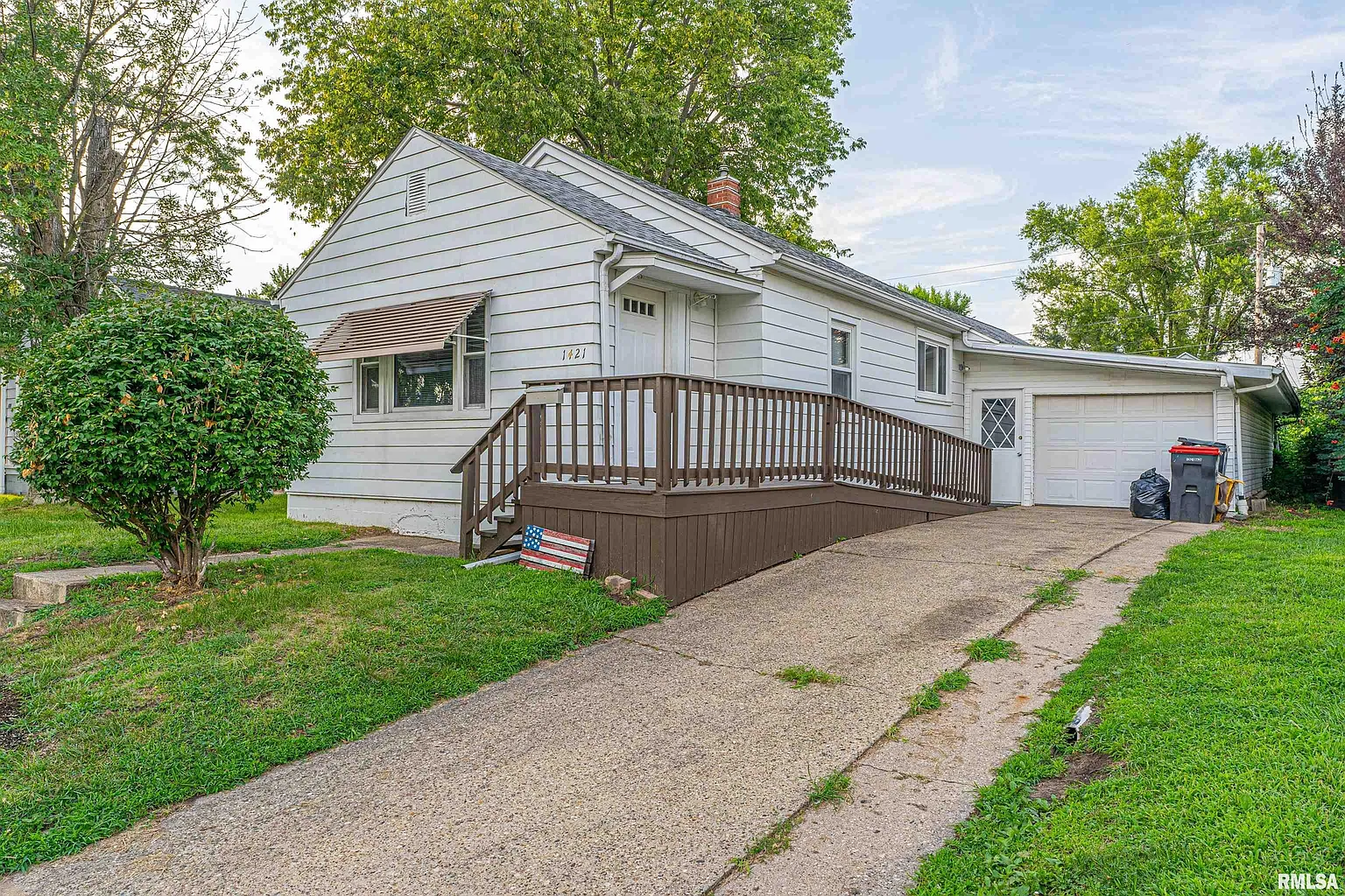1421 Lake St photo 1
