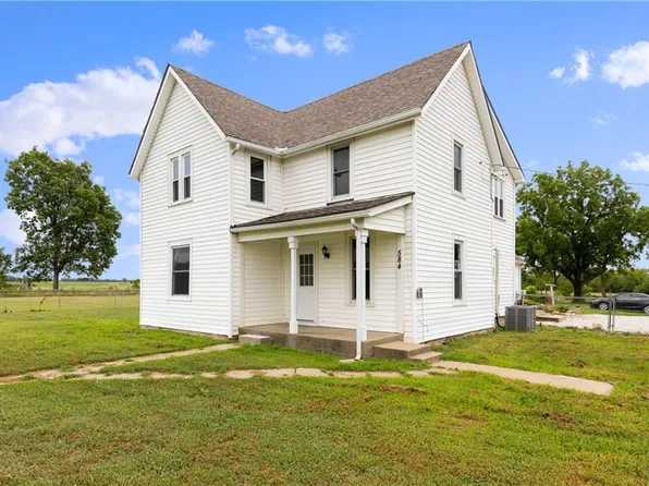 584 Jackson Rd, Pomona, KS 66076