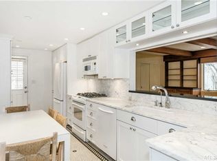 118 W Penn St, Long Beach, NY 11561