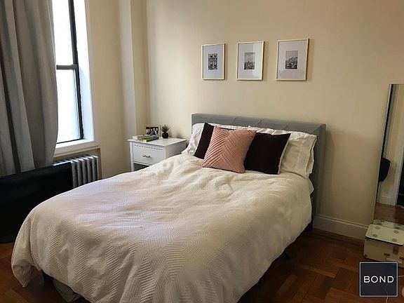 5th image of 226 E 36th St APT 4B