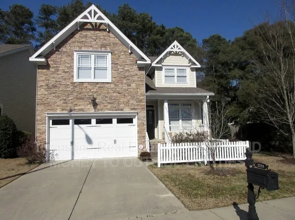 2210 Westdale Dr, Fayetteville, NC 28303