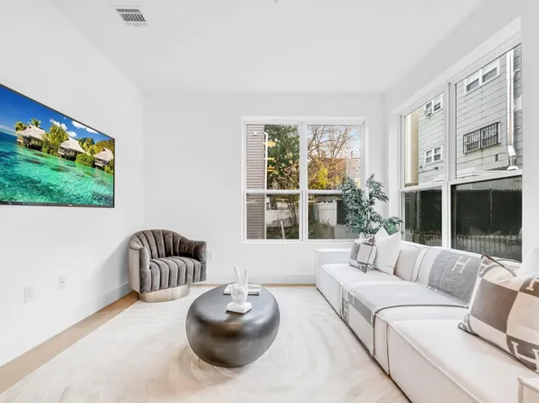 649 38th Street image 1 of 29