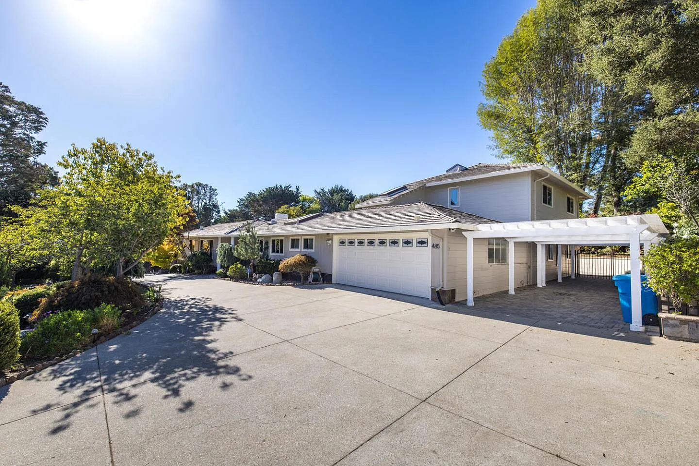 485 Barbara Way photo 1