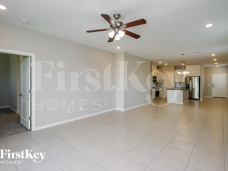 3788 E Henson St — Photo 3