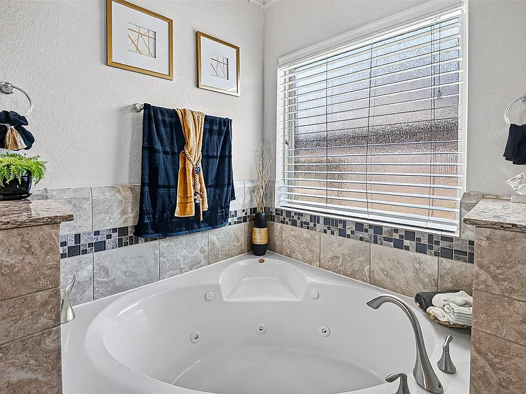 2624 Holbrook Springs Ln — Photo 26