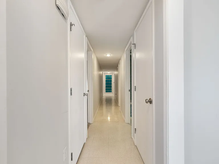 622 N Monterey Rd — Photo 32